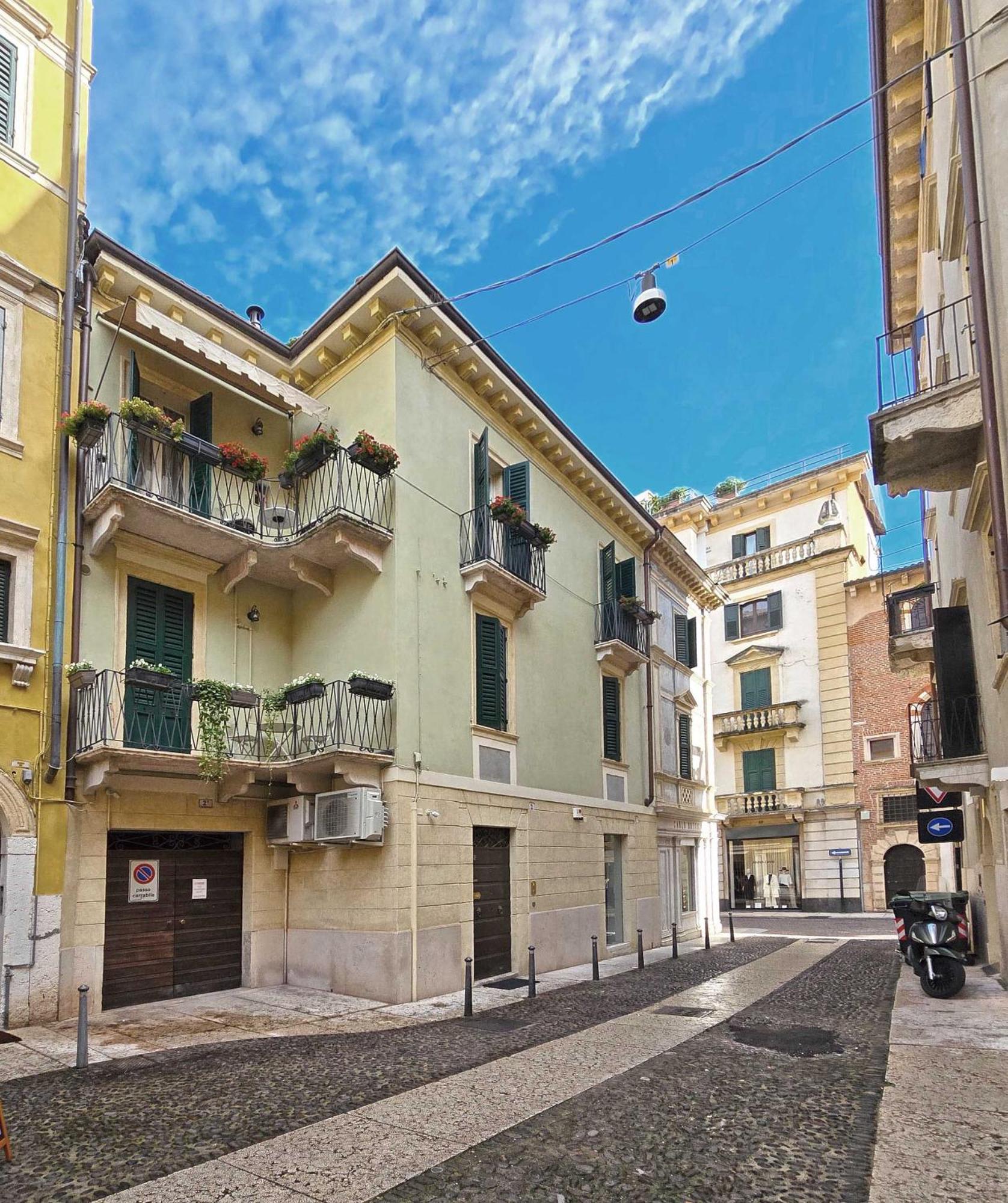 Apartment Mva Madama Verona Aparments Verona