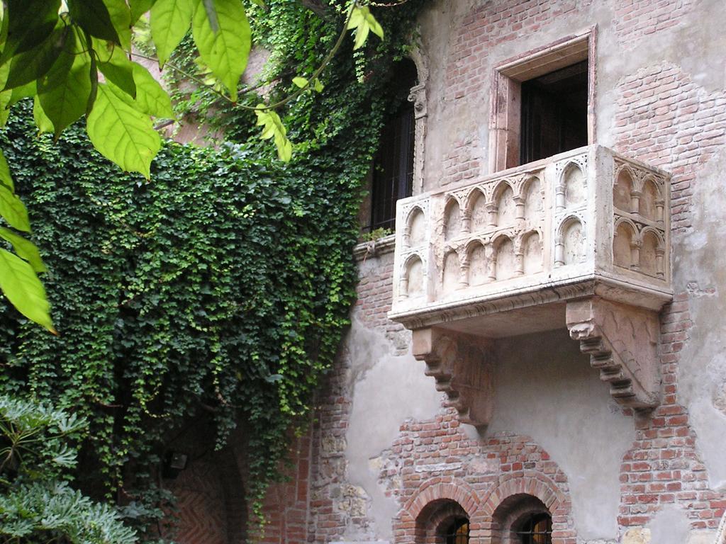 Apartment Mva Madama Verona Aparments